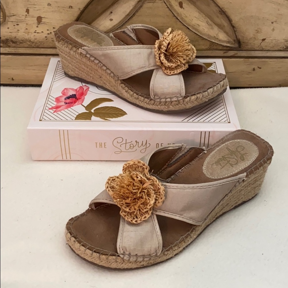 Life Stride Espadrille Wedges